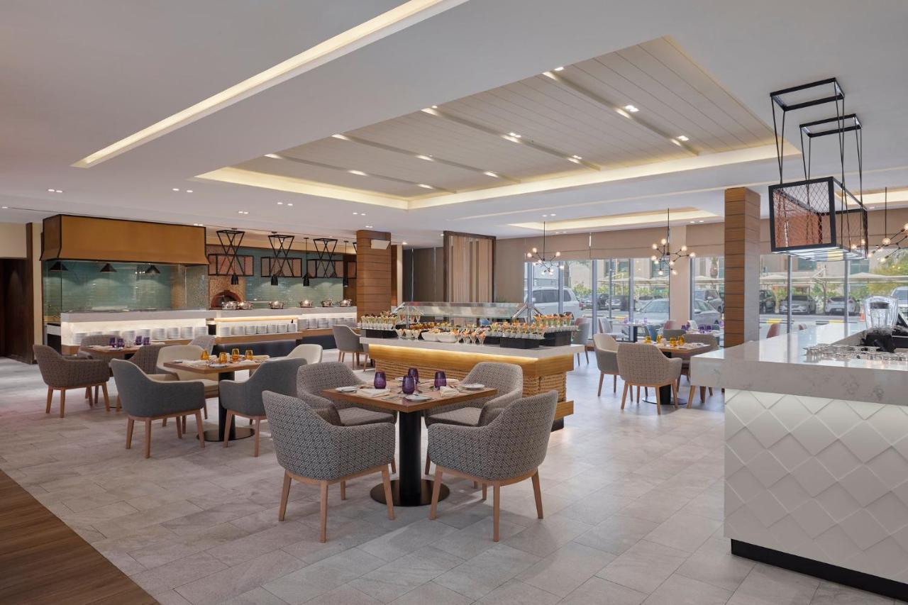 Holiday Inn & Suites Al Jubail By Ihg Al Fanatir Exteriör bild